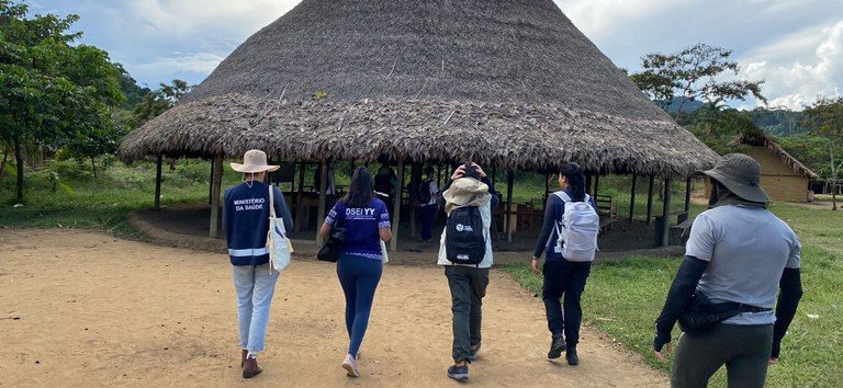 Ação integrada visa controlar parasitoses intestinais e hanseníase no Território Yanomami